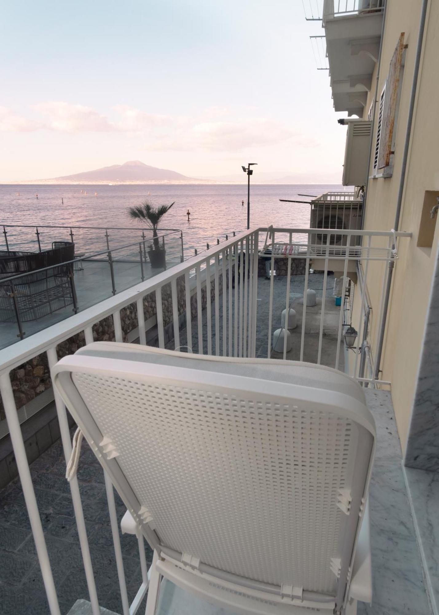Domus Lina Sorrento Exterior foto